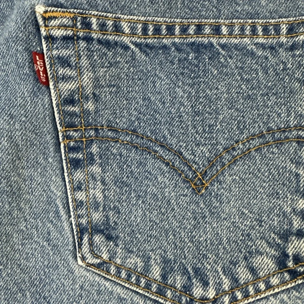 Vintage Levis Jeans Mens Size 32x29 Relaxed Straight Leg 90s 43901-7212